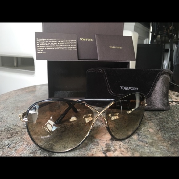 TOM FORD ‘Rosie’ Black/Gold Women’s Sunglasses - Picture 5 of 8